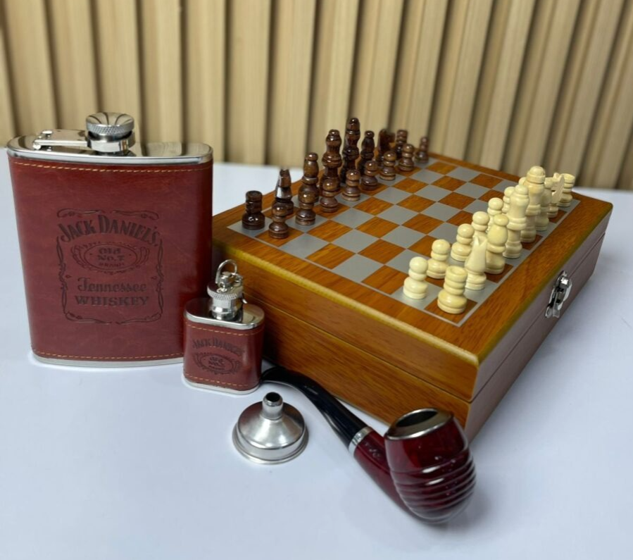 Miniatura 3 de Set De Regalo Jack Daniel’s Con Ajedrez